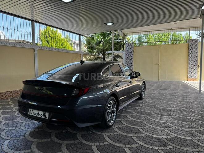 Hyundai Sonata-6