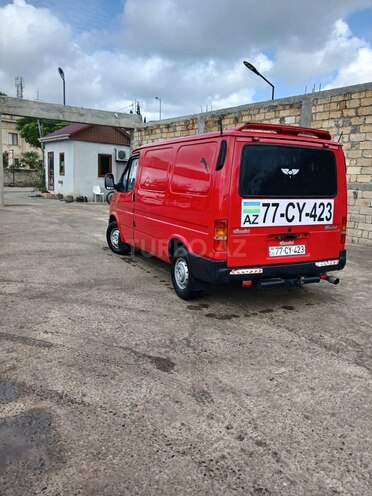Ford Transit-4