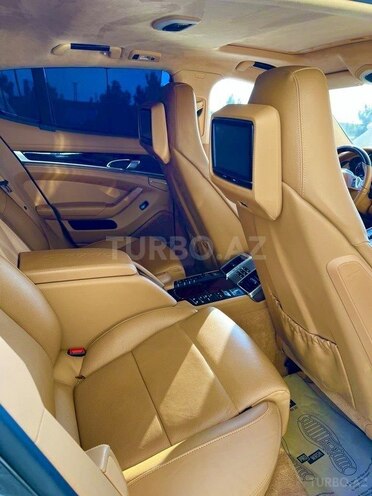 Porsche Panamera Turbo S-8