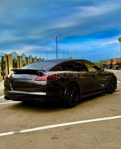 Porsche Panamera Turbo S-3