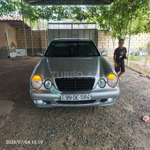 Mercedes E 220-5