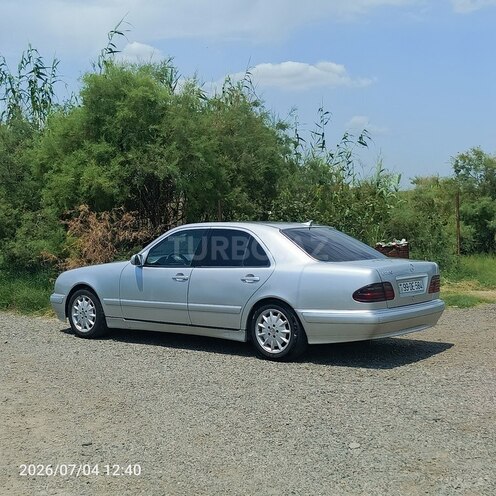 Mercedes E 220-6