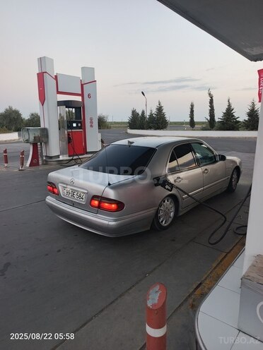 Mercedes E 220-9