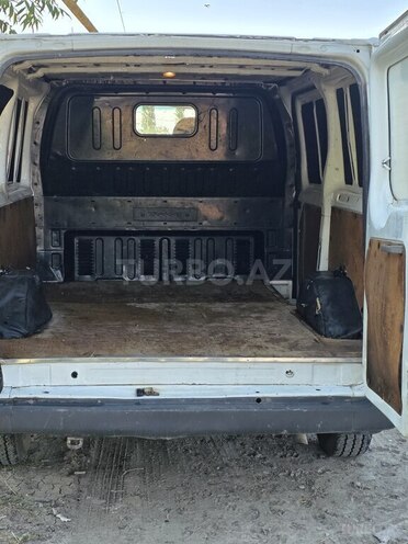 Ford Transit-4
