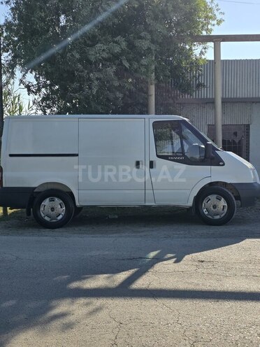 Ford Transit-3