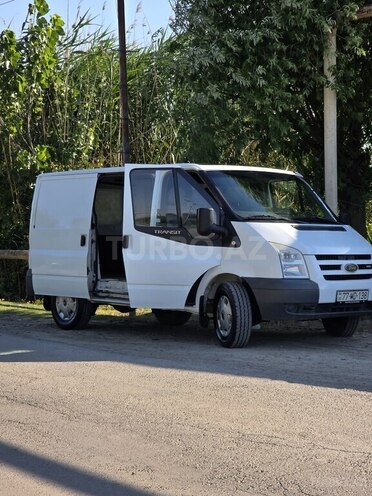 Ford Transit-9