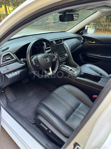 Honda Insight-3