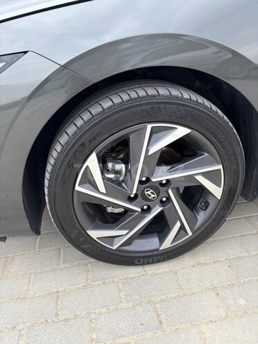 Hyundai Elantra-10