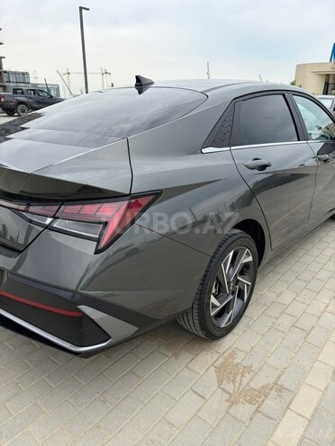 Hyundai Elantra-6