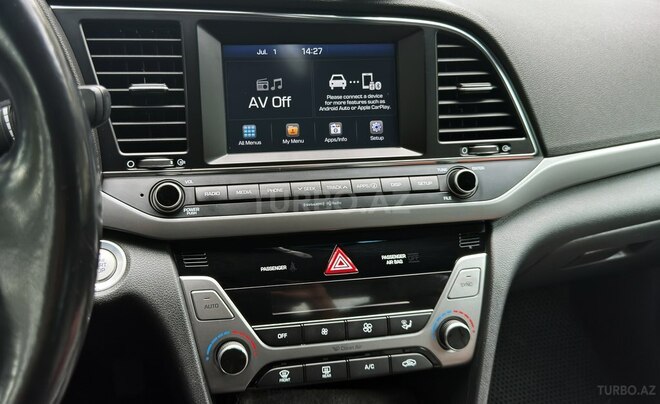 Hyundai Elantra-8