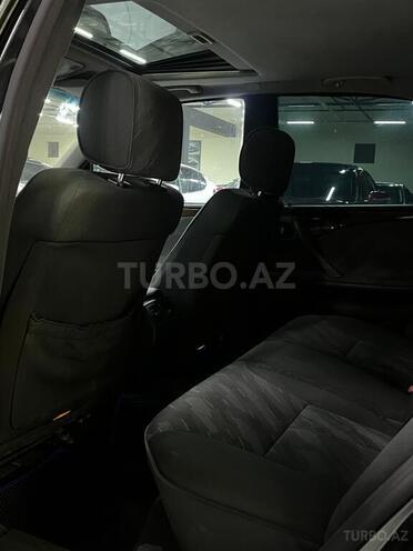 Mercedes E 270-11