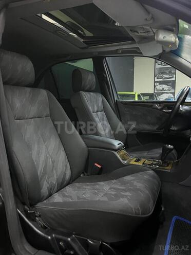 Mercedes E 270-12