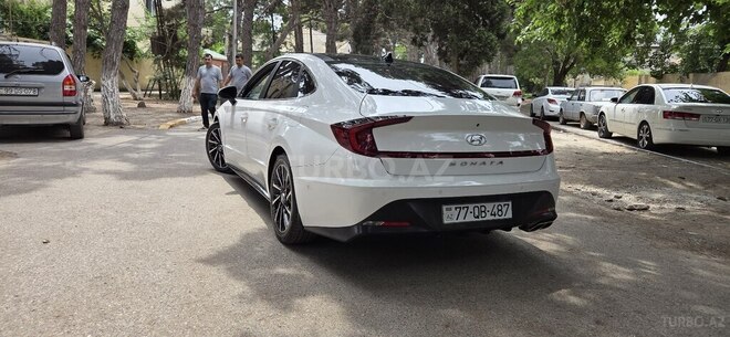 Hyundai Sonata-4