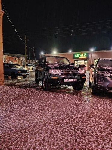 Toyota Hilux Surf-1
