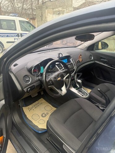Chevrolet Cruze-13