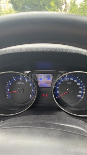 Hyundai ix35-10