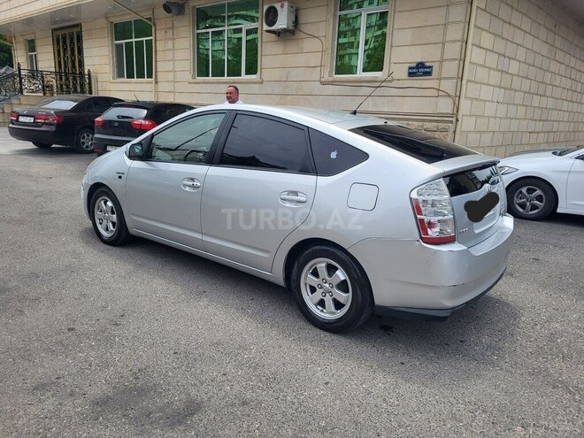 Toyota Prius-4
