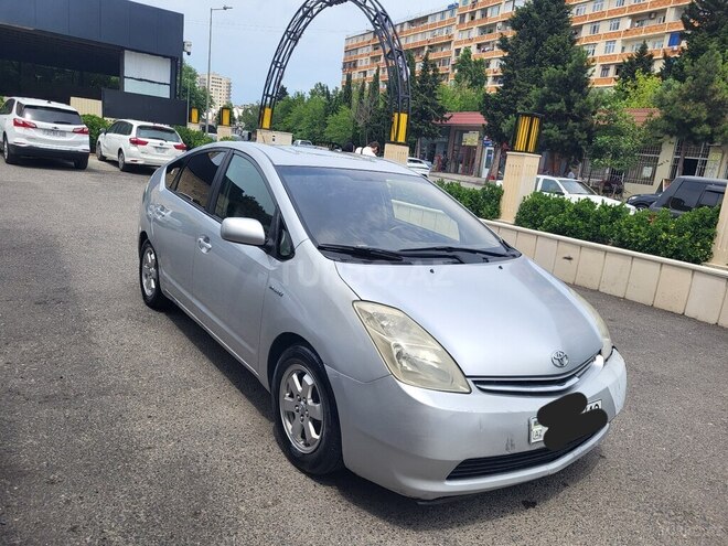 Toyota Prius-8