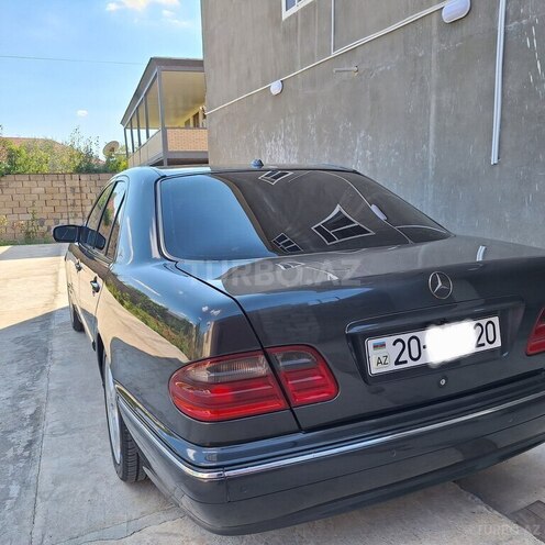 Mercedes E 320-3