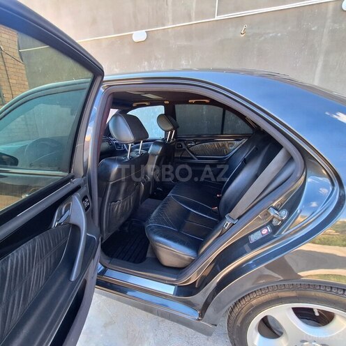 Mercedes E 320-19