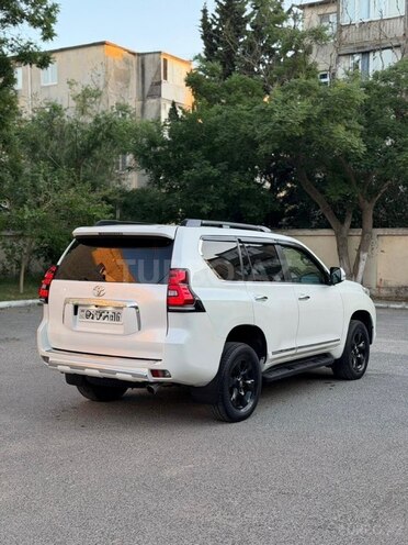 Toyota Land Cruiser Prado-5