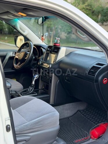 Toyota Land Cruiser Prado-14