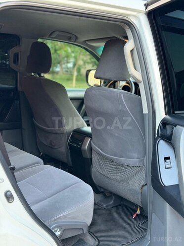 Toyota Land Cruiser Prado-10