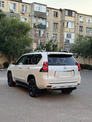 Toyota Land Cruiser Prado-6
