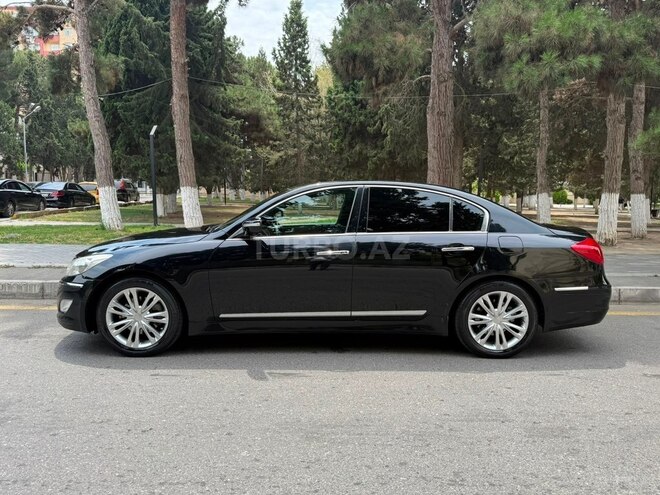 Hyundai Genesis-4