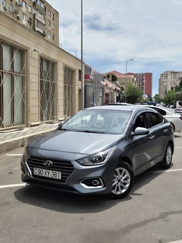 Hyundai Accent-2