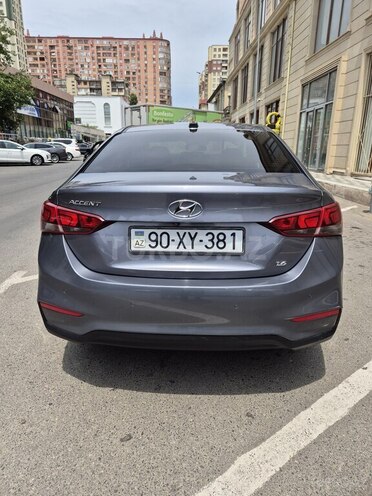 Hyundai Accent-6
