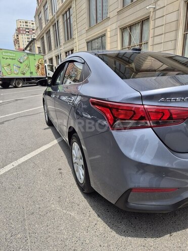 Hyundai Accent-8