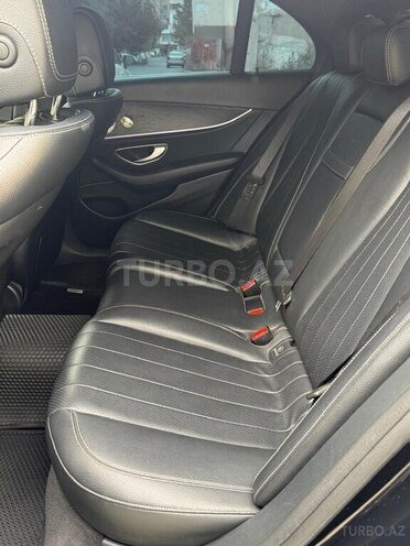 Mercedes E 300-10