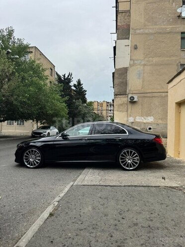 Mercedes E 300-14