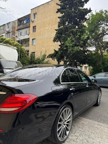 Mercedes E 300-21