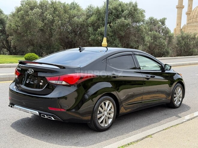 Hyundai Elantra-5
