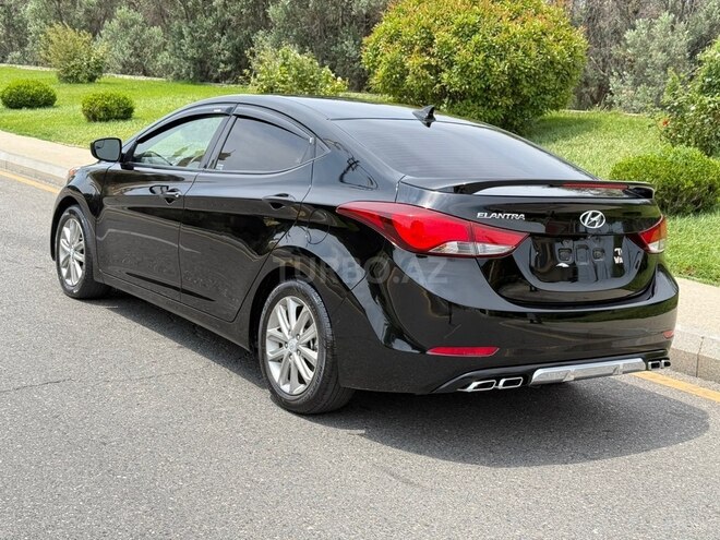 Hyundai Elantra-7