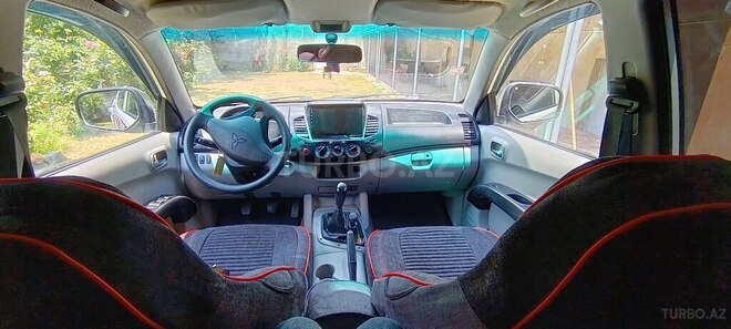 Mitsubishi L200-3