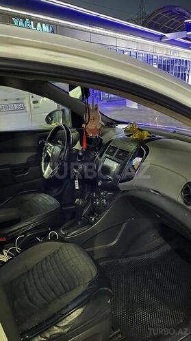 Chevrolet Aveo-13
