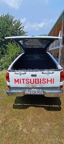 Mitsubishi L200-8