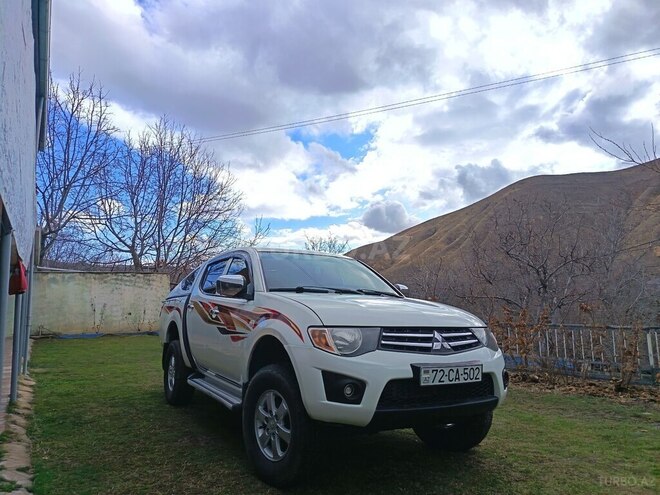Mitsubishi L200-15