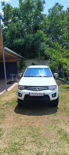 Mitsubishi L200-13