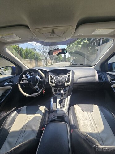 Ford Focus-7