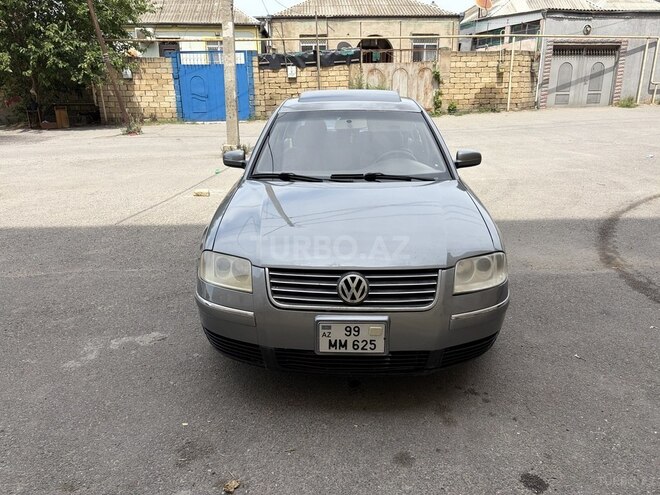 Volkswagen Passat-1