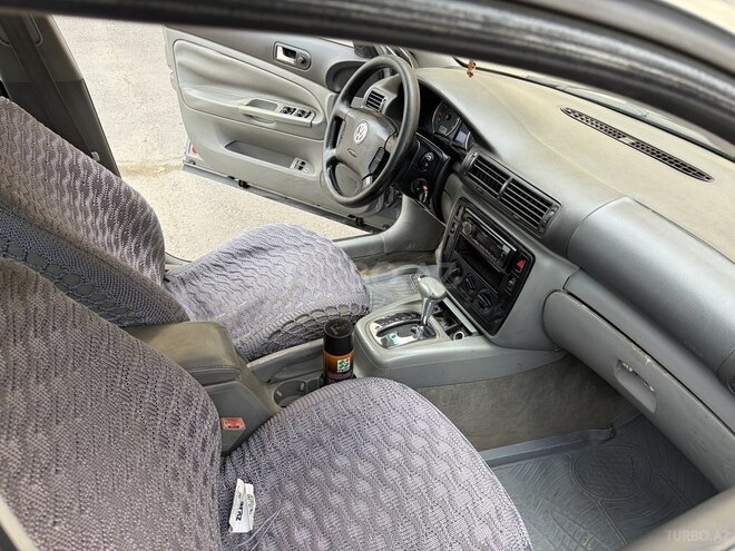 Volkswagen Passat-13
