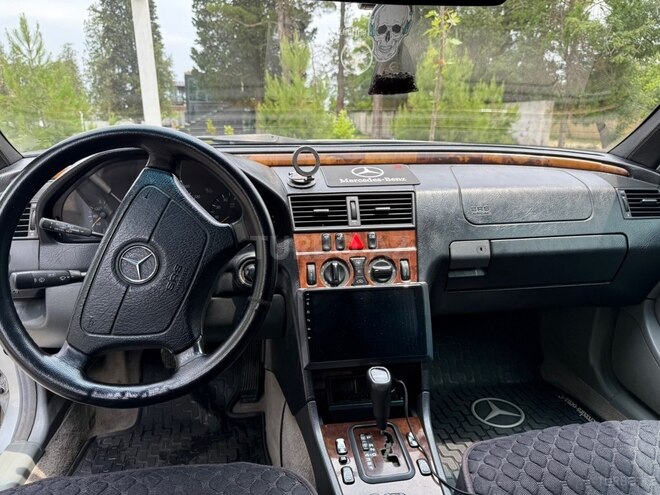 Mercedes C 230-7