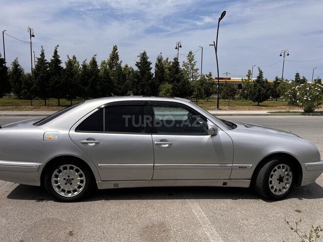 Mercedes E 240-3