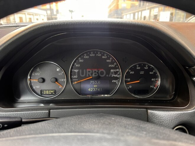Mercedes E 240-5