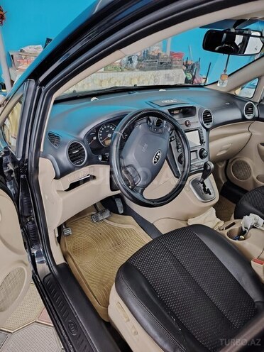 Kia Carens-9
