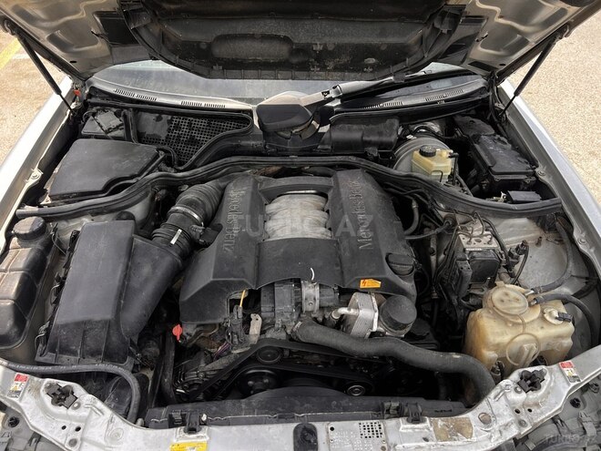 Mercedes E 240-6